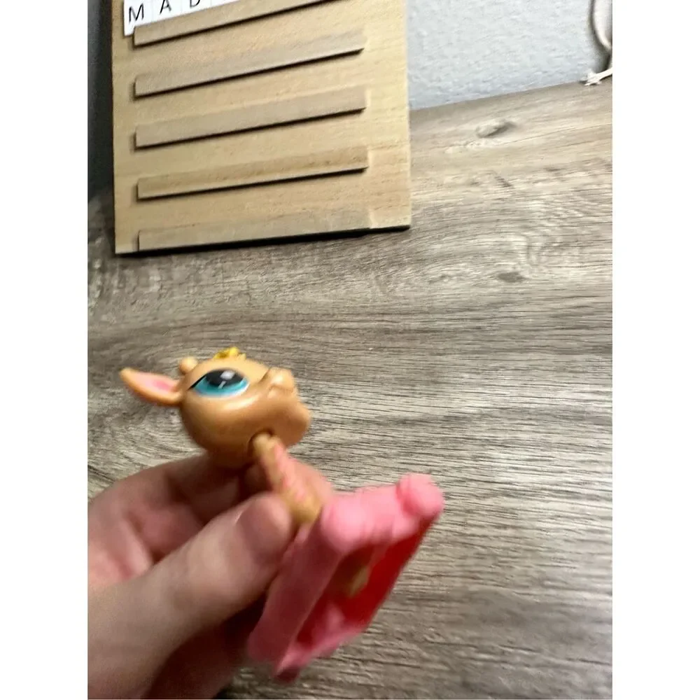 Littlest Pet Shop 2010 Giraffe Toy